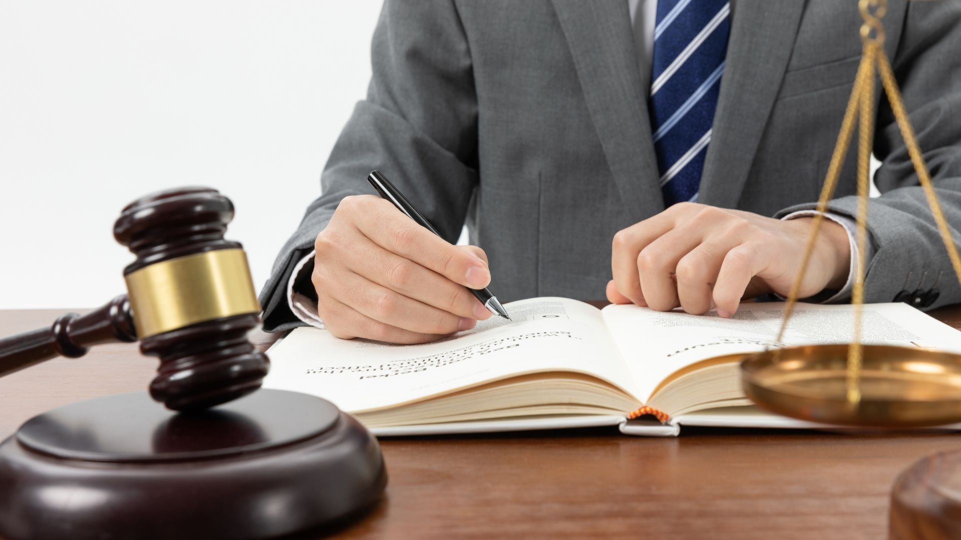 Why Probate Lawyers in Golden Beach Review Complex Assets Before Distribution