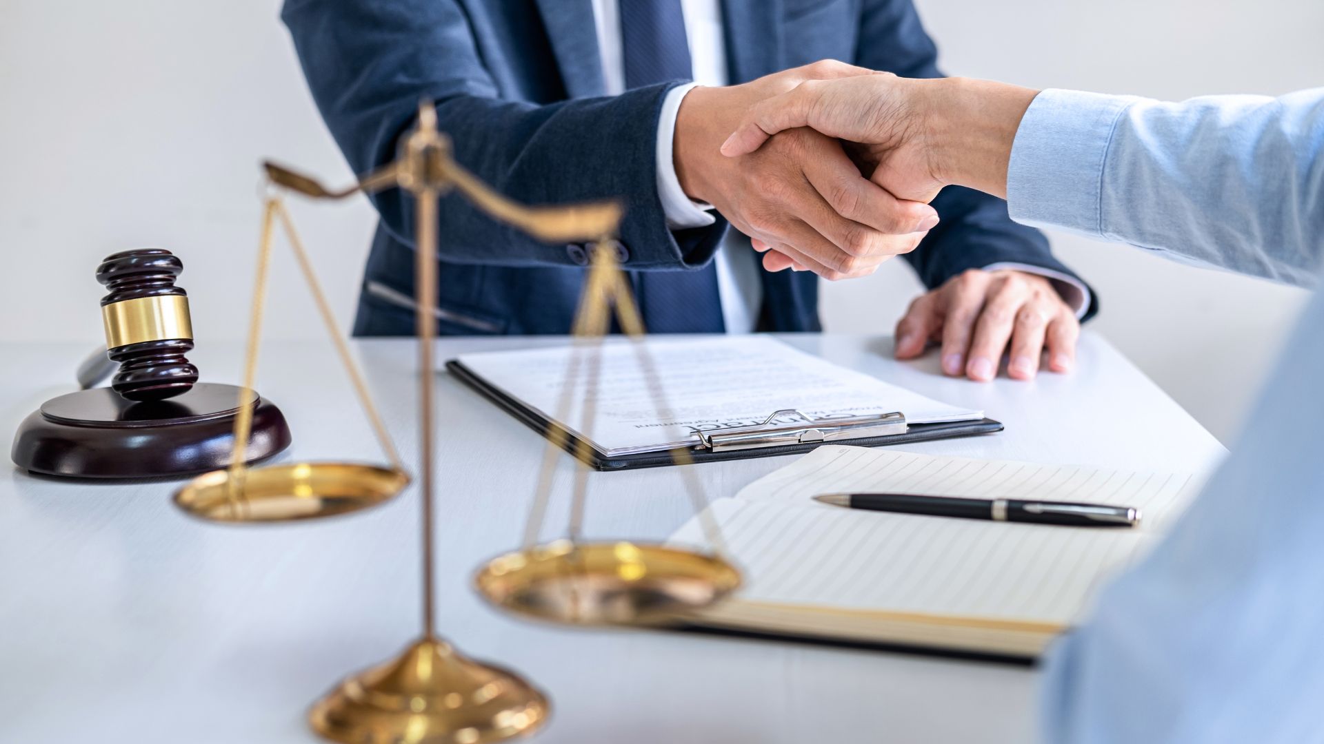 Why Key Biscayne Residents Choose Knox Law for Probate Administration in Florida